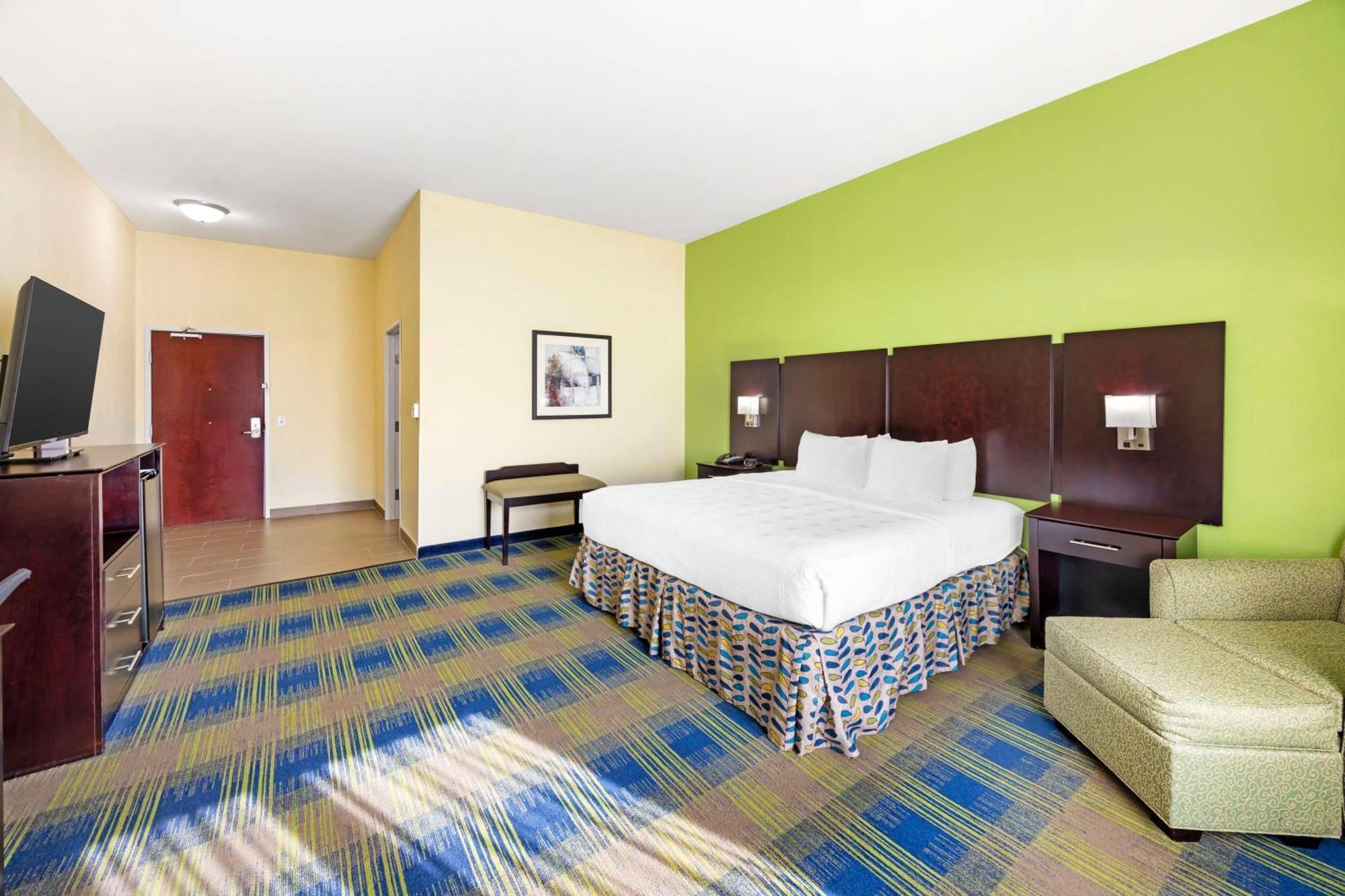 Best Western Plus Pratt Экстерьер фото
