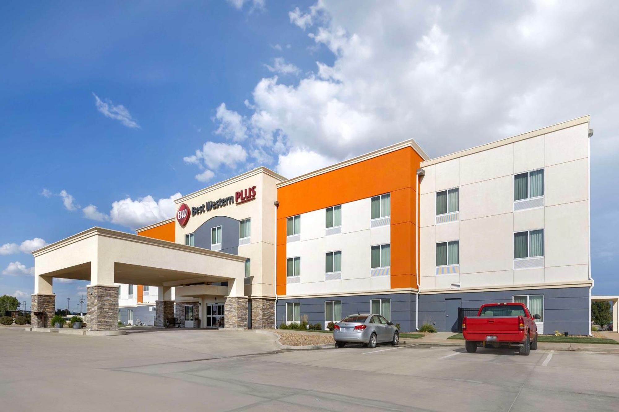 Best Western Plus Pratt Экстерьер фото