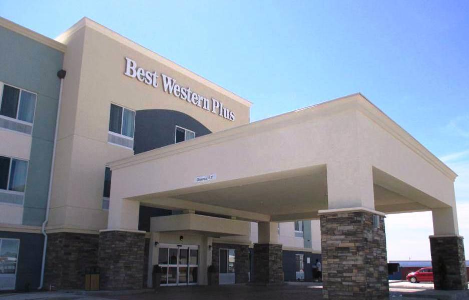 Best Western Plus Pratt Экстерьер фото
